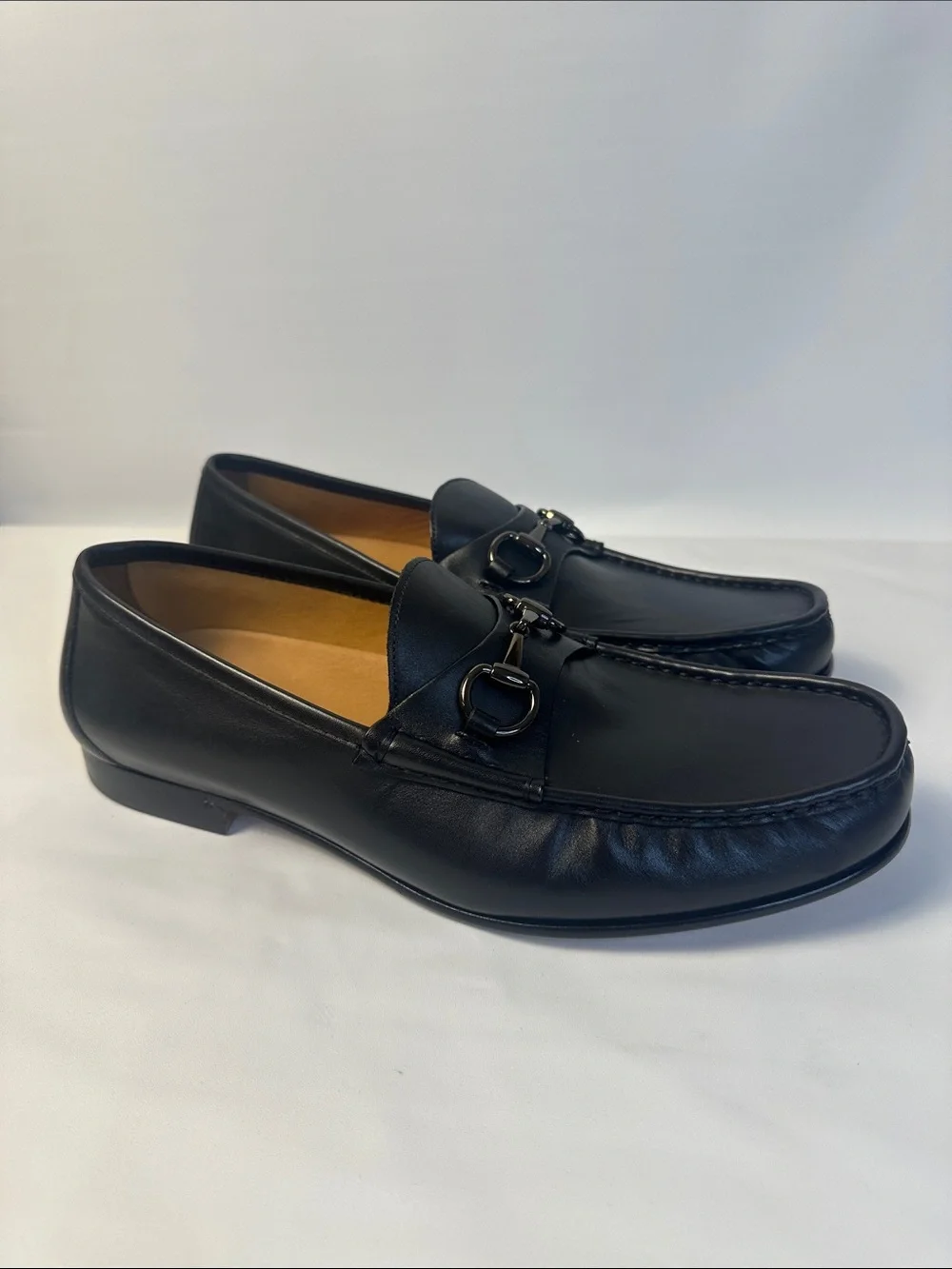 Quince sleek black